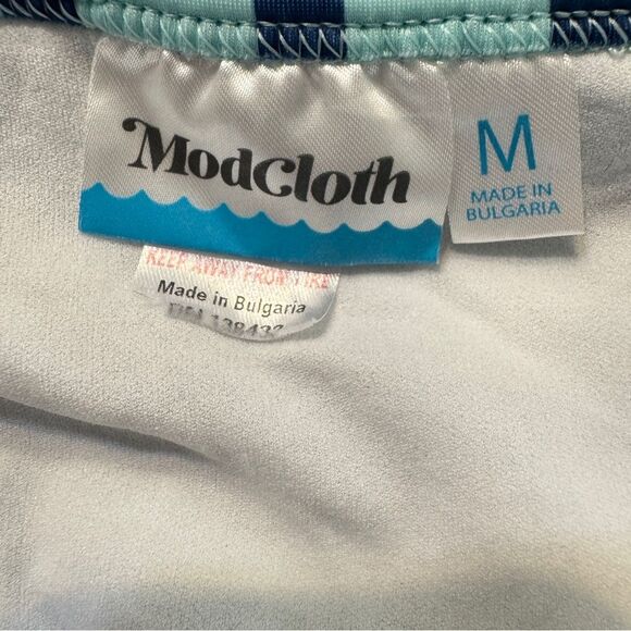 NWOT ModCloth Size MEDIUM Off the Shoulder Striped Blue One-Piece Swimsuit - Picture 7 of 7